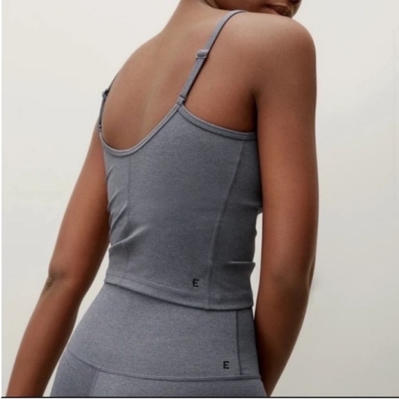 Everlane Perform Dark Grey Cami Cropped Tank Top Size Medium - Picture 2 of 8